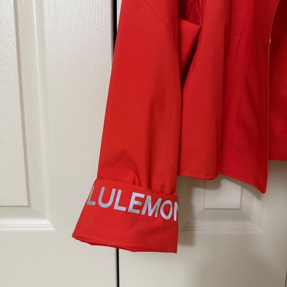 Lululemon Rain Chaser - Autumn Red - Size 2 - Picture 6 of 7